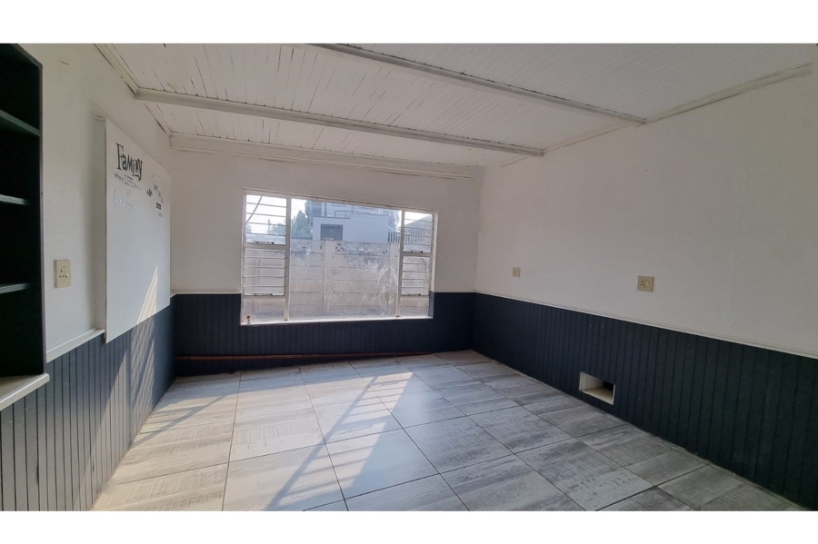 13 Bedroom Property for Sale in Petersfield Gauteng