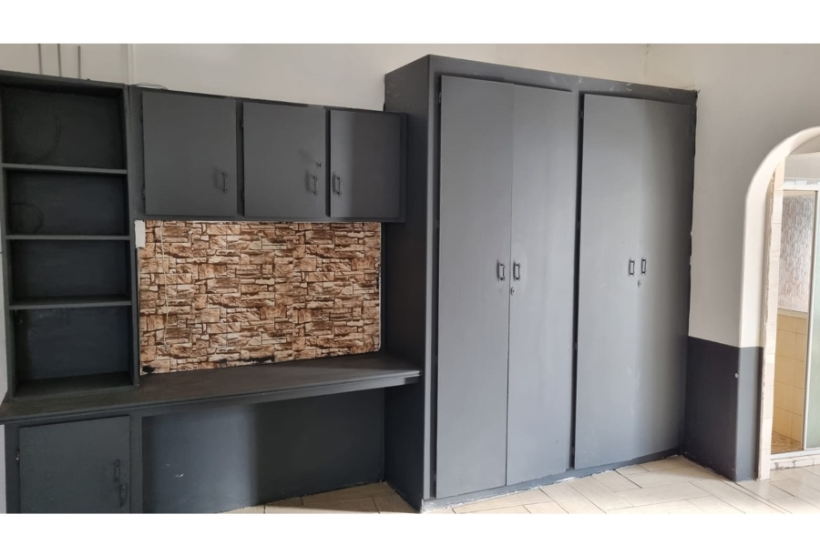 13 Bedroom Property for Sale in Petersfield Gauteng