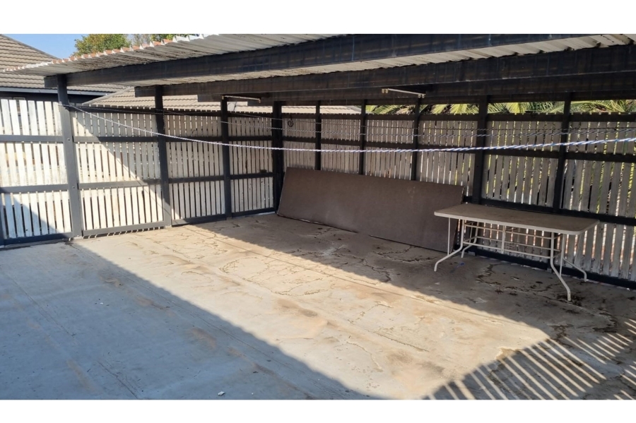 13 Bedroom Property for Sale in Petersfield Gauteng