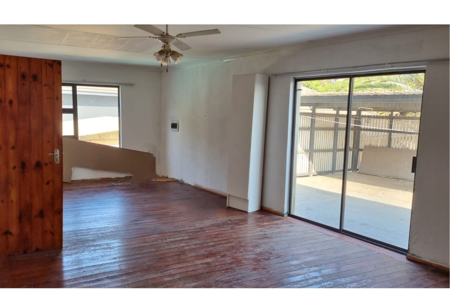 13 Bedroom Property for Sale in Petersfield Gauteng