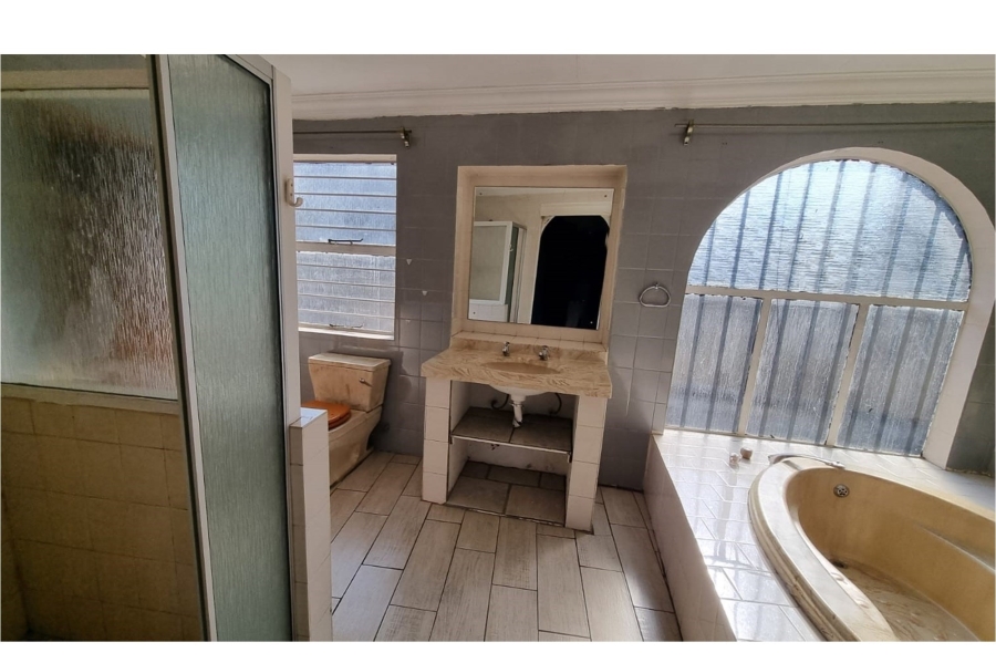 13 Bedroom Property for Sale in Petersfield Gauteng