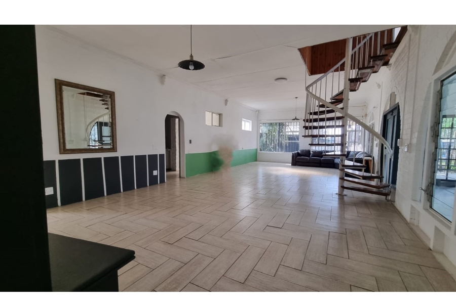13 Bedroom Property for Sale in Petersfield Gauteng
