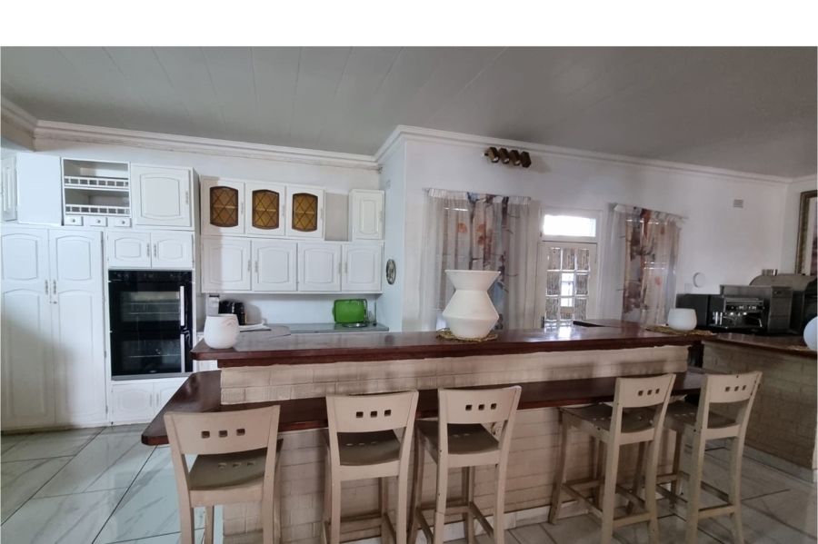 13 Bedroom Property for Sale in Petersfield Gauteng