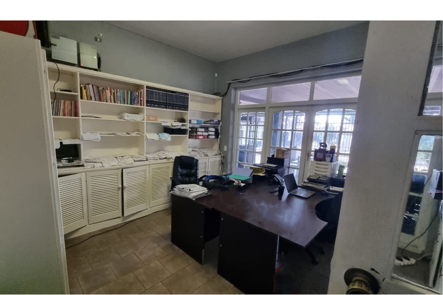 13 Bedroom Property for Sale in Petersfield Gauteng