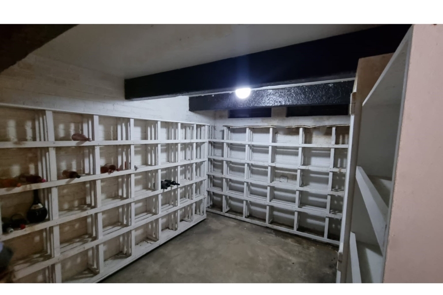 13 Bedroom Property for Sale in Petersfield Gauteng
