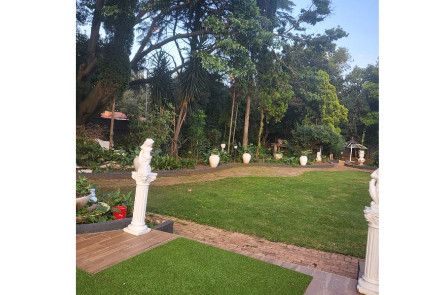 13 Bedroom Property for Sale in Petersfield Gauteng