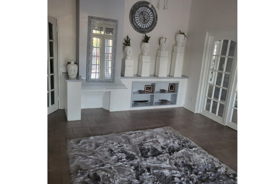13 Bedroom Property for Sale in Petersfield Gauteng