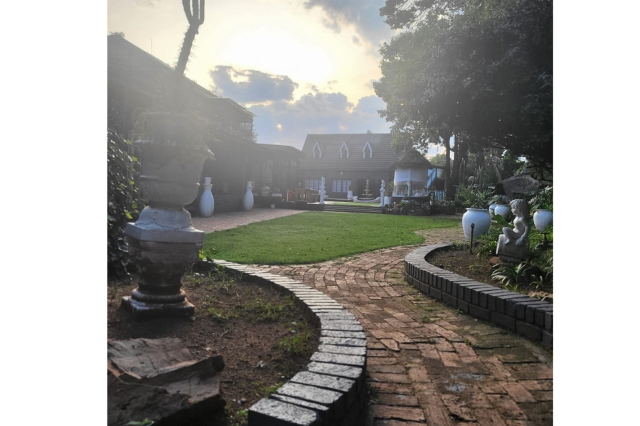 13 Bedroom Property for Sale in Petersfield Gauteng