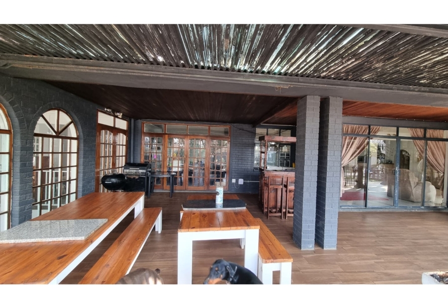 13 Bedroom Property for Sale in Petersfield Gauteng