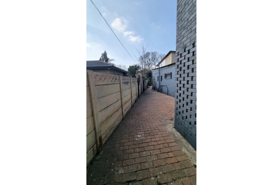 13 Bedroom Property for Sale in Petersfield Gauteng