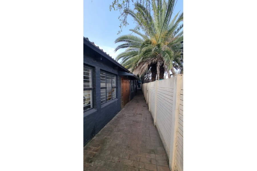 13 Bedroom Property for Sale in Petersfield Gauteng
