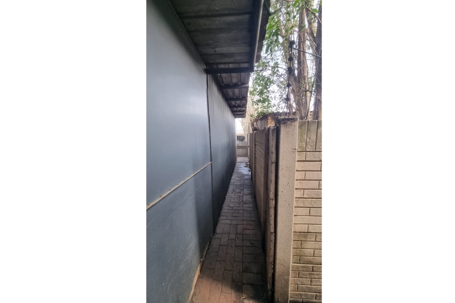 13 Bedroom Property for Sale in Petersfield Gauteng