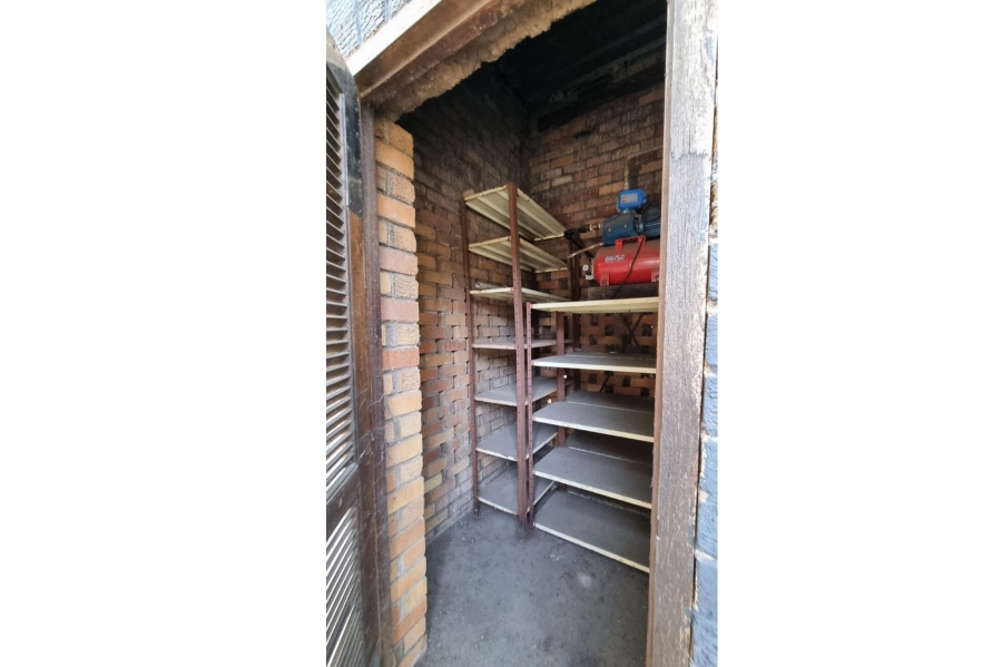 13 Bedroom Property for Sale in Petersfield Gauteng