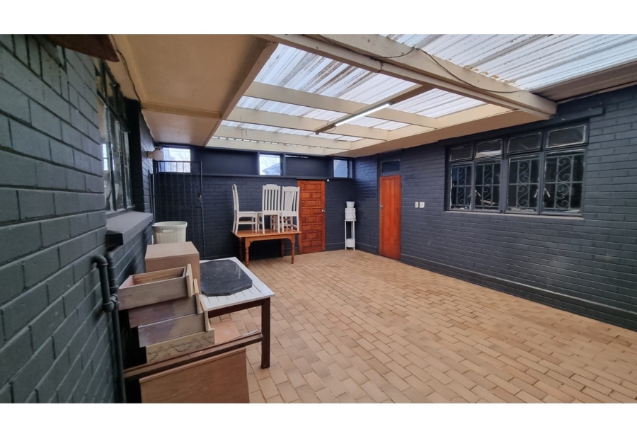 13 Bedroom Property for Sale in Petersfield Gauteng