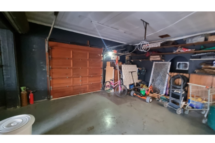 13 Bedroom Property for Sale in Petersfield Gauteng