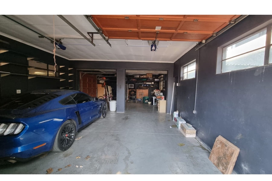 13 Bedroom Property for Sale in Petersfield Gauteng