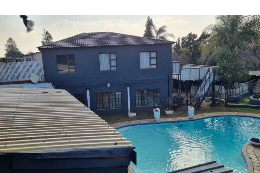 13 Bedroom Property for Sale in Petersfield Gauteng