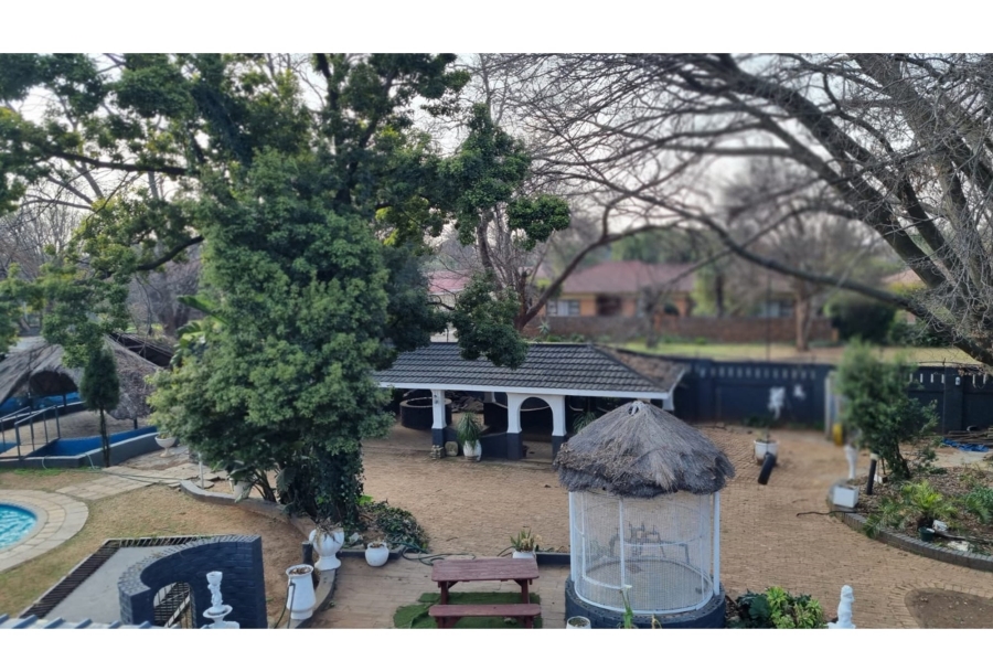 13 Bedroom Property for Sale in Petersfield Gauteng