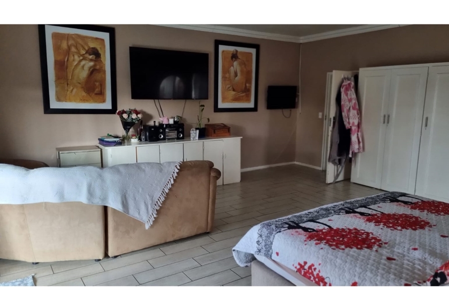 13 Bedroom Property for Sale in Petersfield Gauteng
