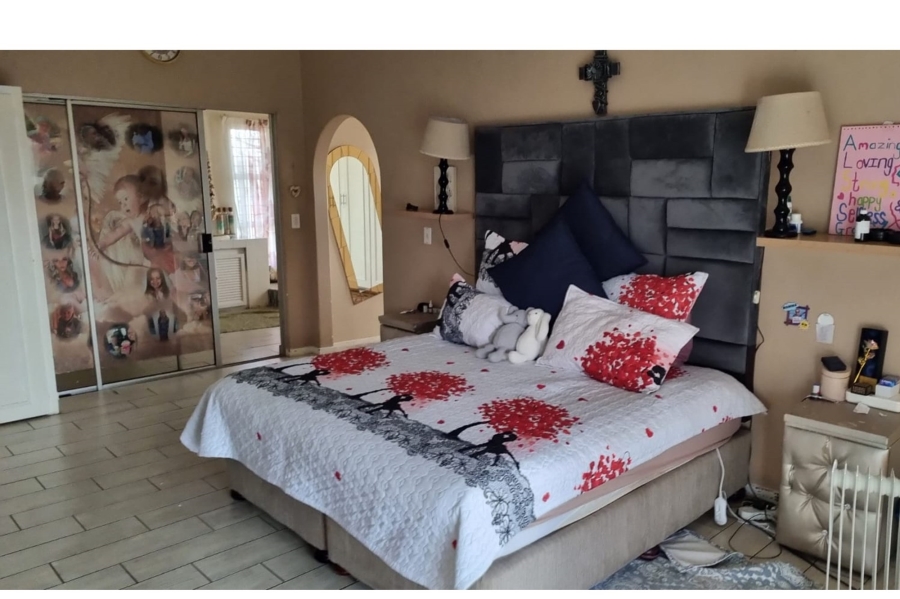 13 Bedroom Property for Sale in Petersfield Gauteng
