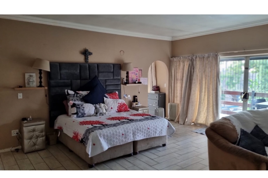 13 Bedroom Property for Sale in Petersfield Gauteng