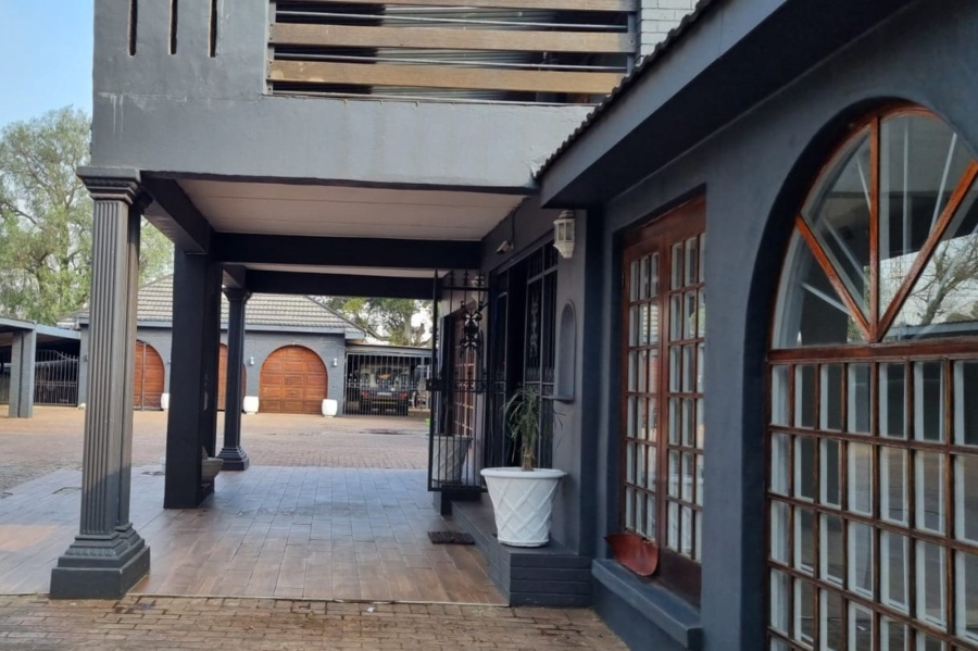 13 Bedroom Property for Sale in Petersfield Gauteng