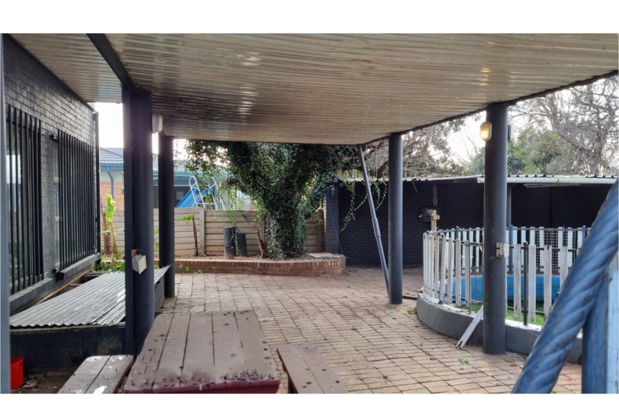 13 Bedroom Property for Sale in Petersfield Gauteng