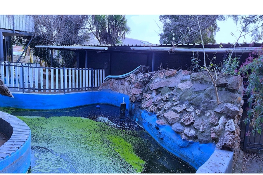 13 Bedroom Property for Sale in Petersfield Gauteng
