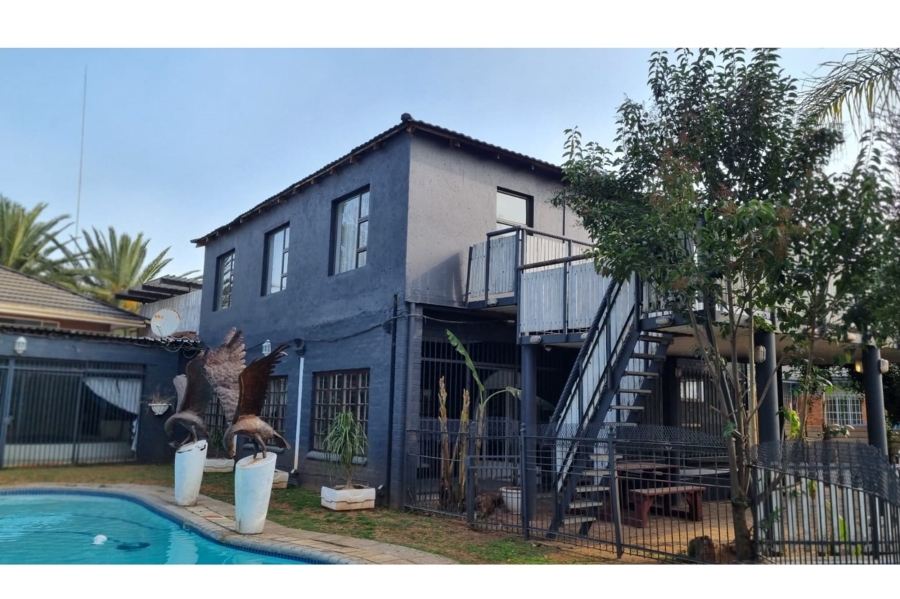 13 Bedroom Property for Sale in Petersfield Gauteng