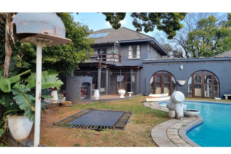 13 Bedroom Property for Sale in Petersfield Gauteng