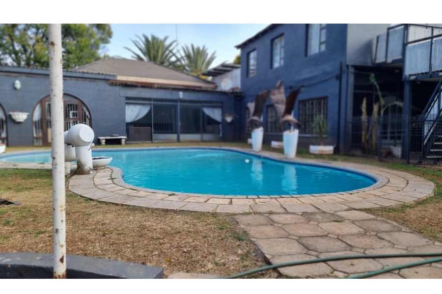 13 Bedroom Property for Sale in Petersfield Gauteng