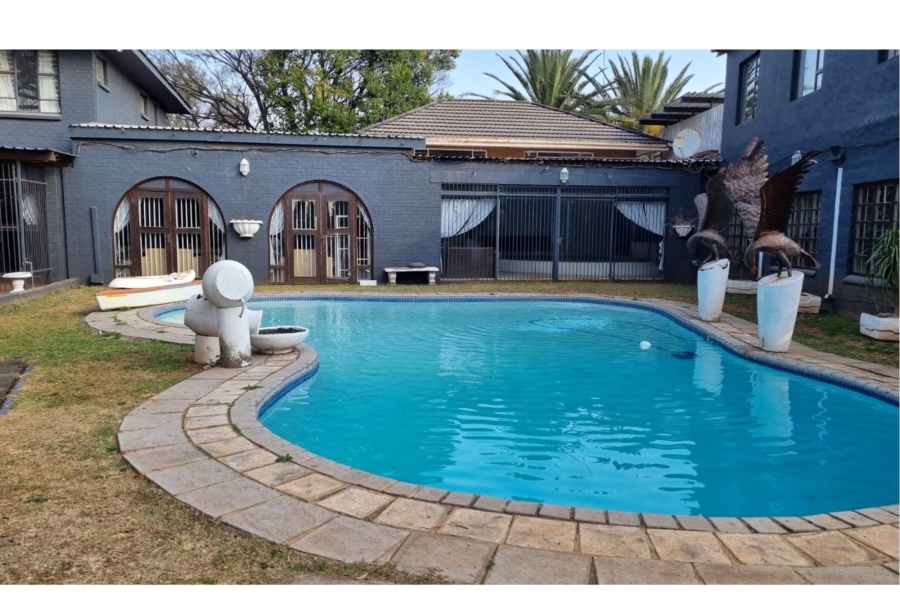 13 Bedroom Property for Sale in Petersfield Gauteng