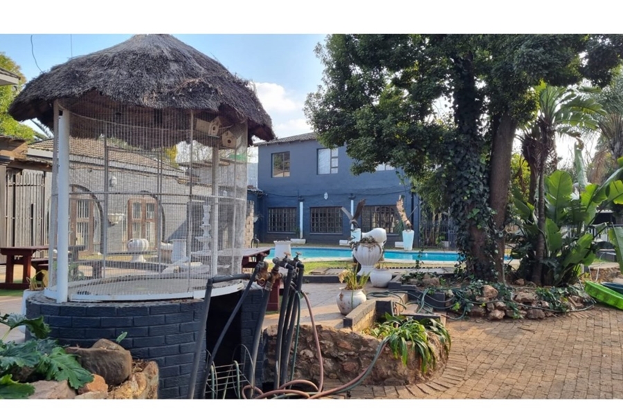 13 Bedroom Property for Sale in Petersfield Gauteng
