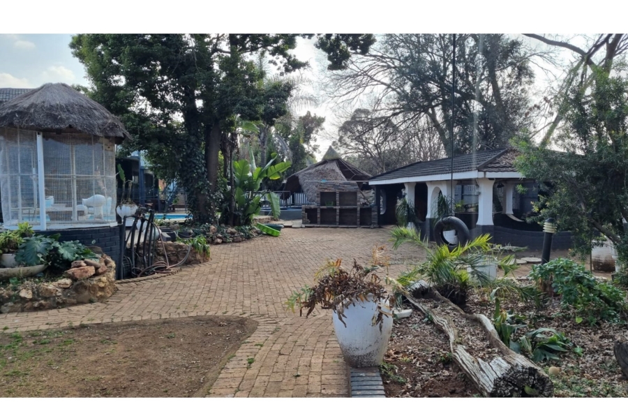 13 Bedroom Property for Sale in Petersfield Gauteng