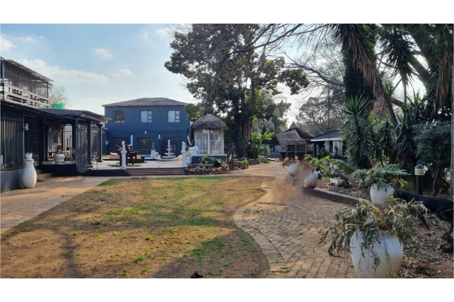 13 Bedroom Property for Sale in Petersfield Gauteng