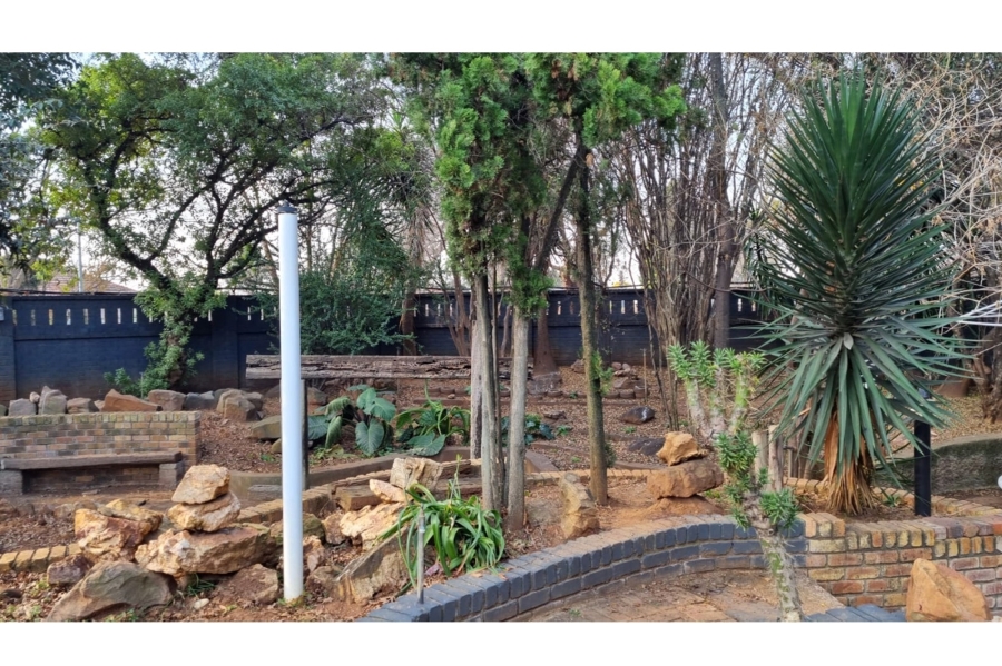 13 Bedroom Property for Sale in Petersfield Gauteng