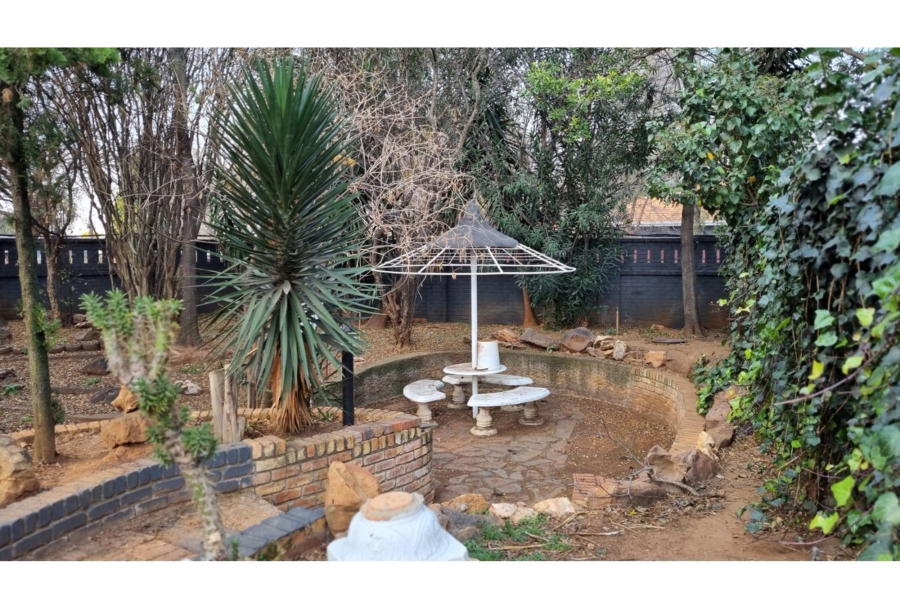 13 Bedroom Property for Sale in Petersfield Gauteng