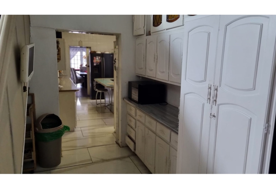13 Bedroom Property for Sale in Petersfield Gauteng