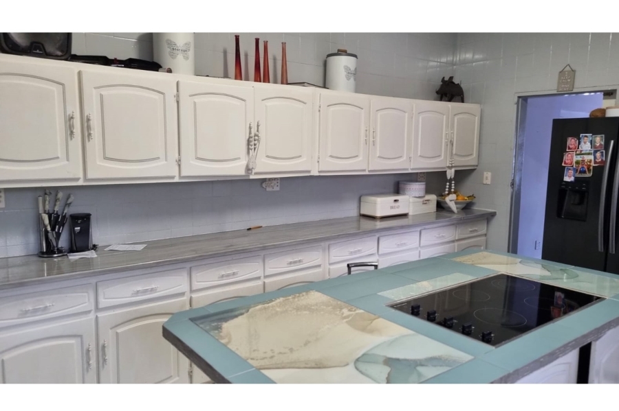 13 Bedroom Property for Sale in Petersfield Gauteng