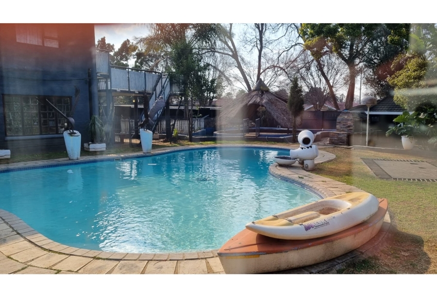 13 Bedroom Property for Sale in Petersfield Gauteng