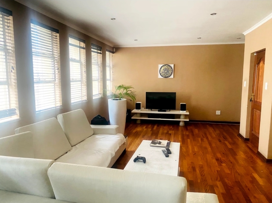 To Let 3 Bedroom Property for Rent in Marshalltown Gauteng