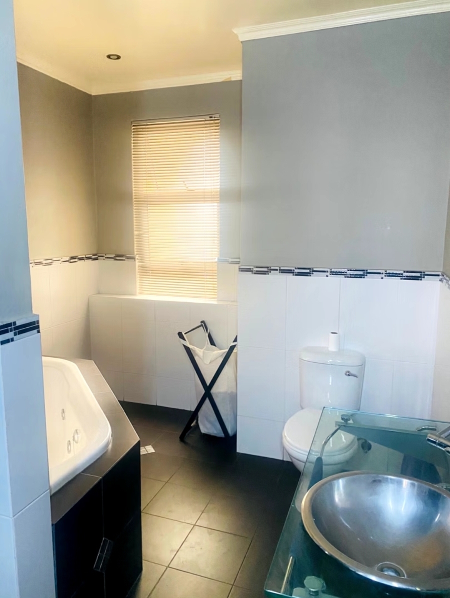 To Let 3 Bedroom Property for Rent in Marshalltown Gauteng