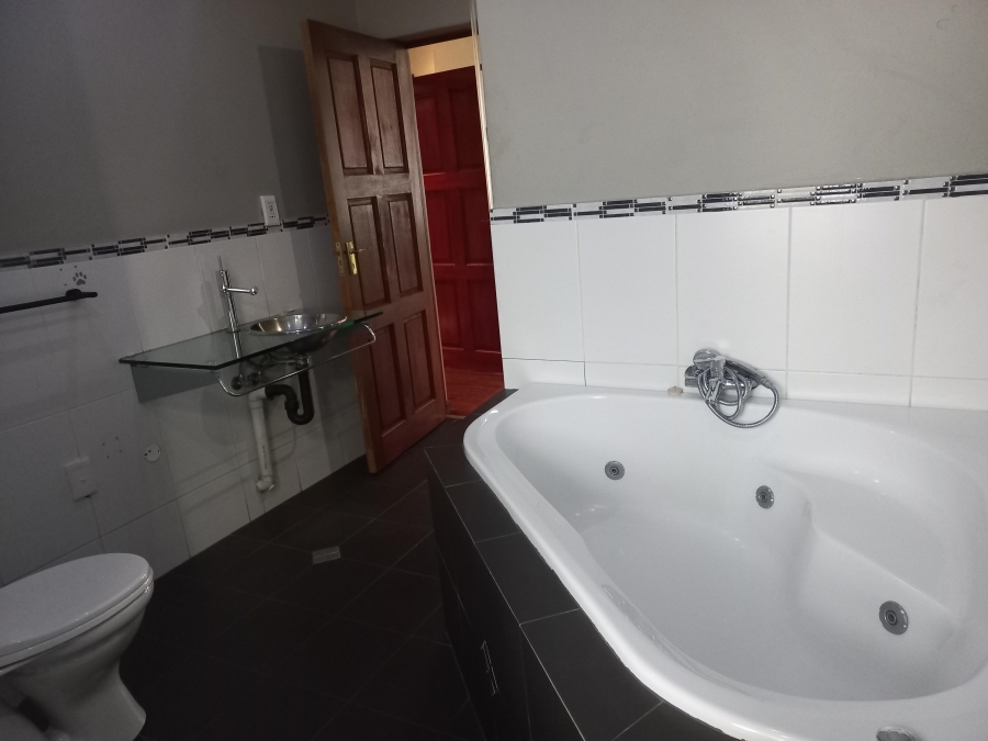 To Let 3 Bedroom Property for Rent in Marshalltown Gauteng