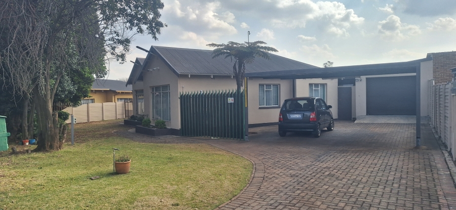 4 Bedroom Property for Sale in Krugersdorp North Gauteng