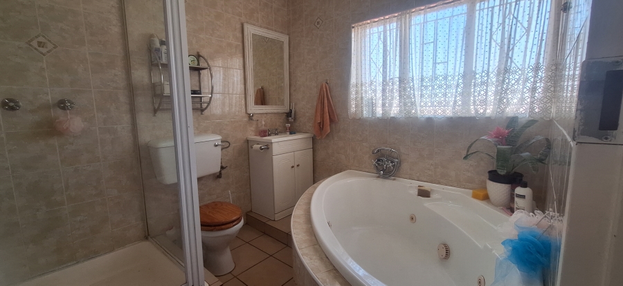 4 Bedroom Property for Sale in Kenmare Gauteng