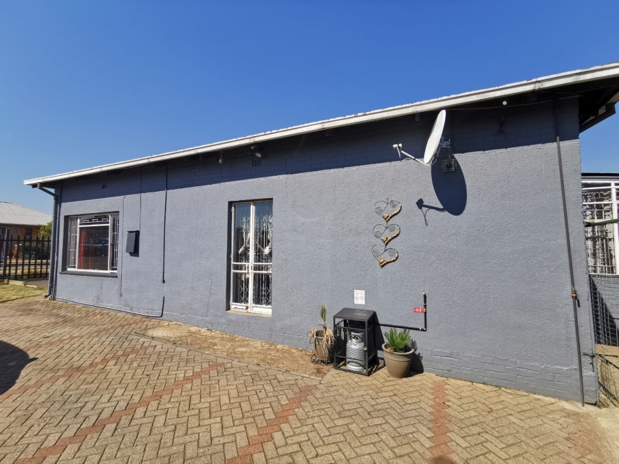 3 Bedroom Property for Sale in Florentia Gauteng