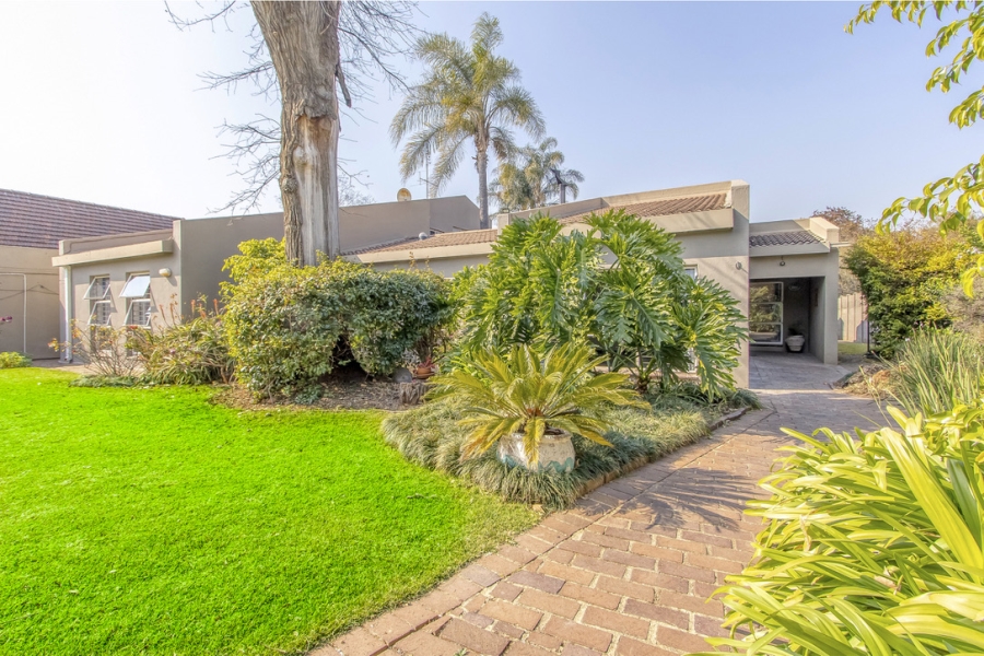 4 Bedroom Property for Sale in Linden Gauteng