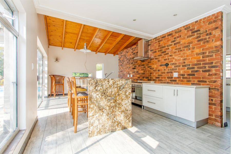 4 Bedroom Property for Sale in Linden Gauteng