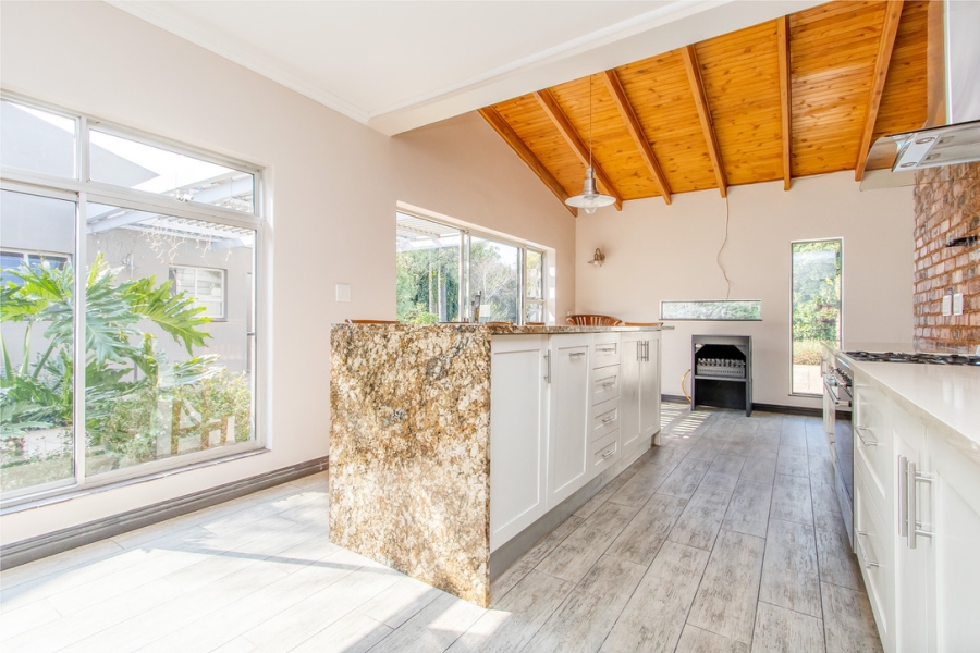 4 Bedroom Property for Sale in Linden Gauteng