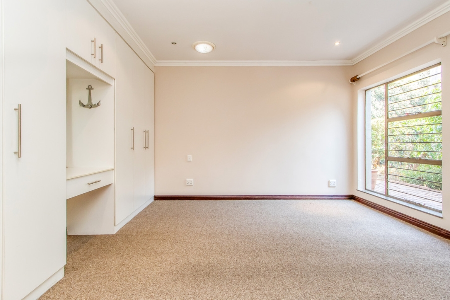 4 Bedroom Property for Sale in Linden Gauteng